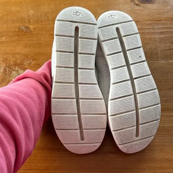 UGG Women’s Tay Mesh Knit Sneakers Cream Shoes Size 9.5 Casual Athleisure - Picture 7 of 7